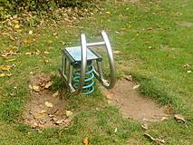 Spielplatz am Burgwall in Plau am See - Federwippe