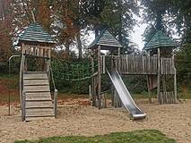 Spielplatz am Burgwall in Plau am See - Spielturm