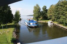 Fahrt zum Schiffsanleger in Lenz