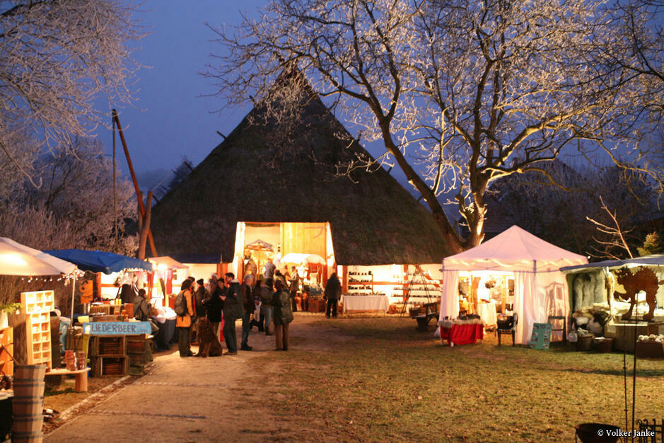 Kunsthandwerkermarkt wintersonnenWERKE Mueß