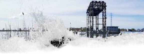 Karnin / Insel Usedom: Karniner Hubbrücke