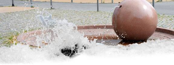 Rostock: Brunnen "Granitkugel"