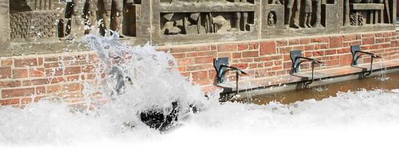 Rostock: Brunnen "Menschen am Wasser"