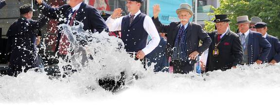 Warnemünder Woche: De Niege Ümgang