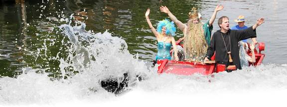 Warnemünder Woche: Waschzuberrennen