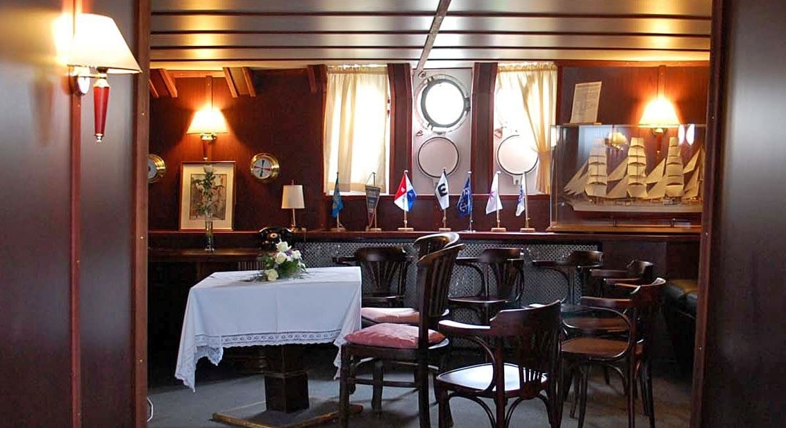 Eheschließung auf der Gorch Fock I - Nutzung des Kapitänssalons für standesamtliche Trauungen